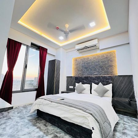 Hotel Star Galaxy Surate Extérieur photo